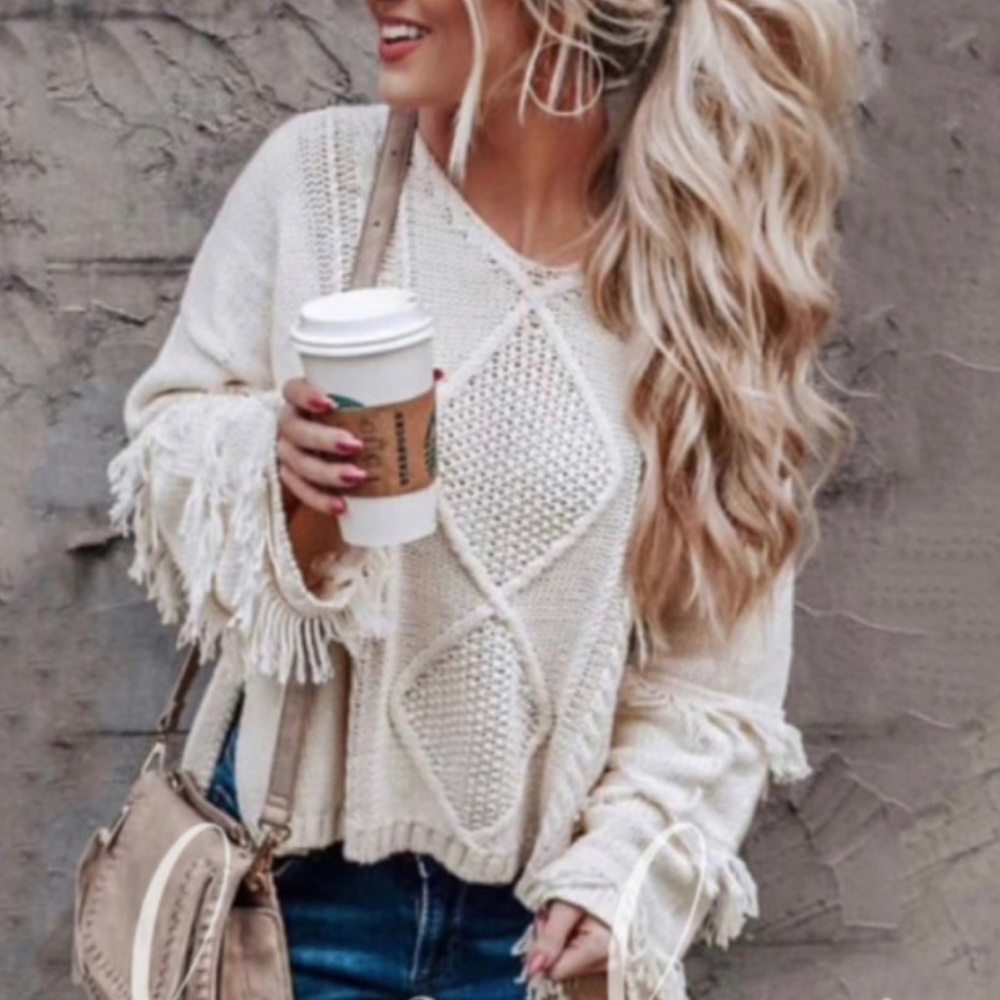 Knit sweater with Kimono fringe sleeves